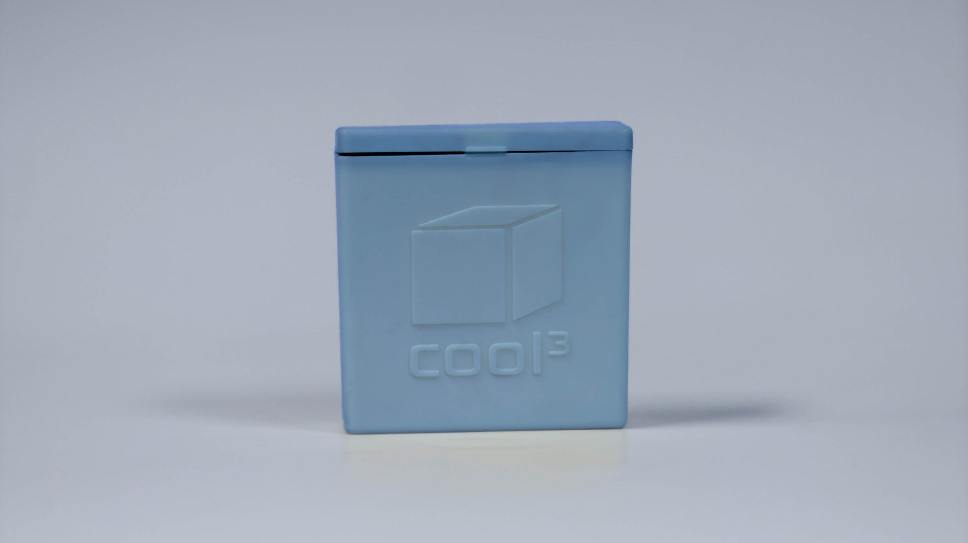 Front of Cool 3 ice pack against a white background.